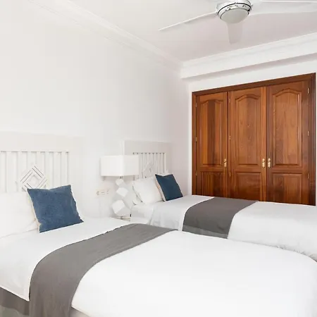 & Balcony 3c شقة *