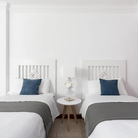 & Balcony 3c Apartment